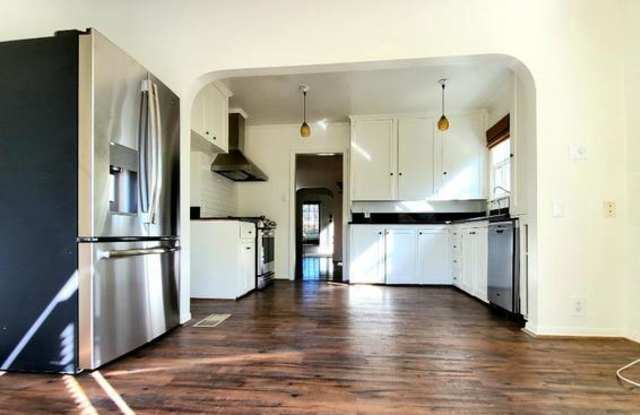 2327 MIDVALE Avenue Gallery 4