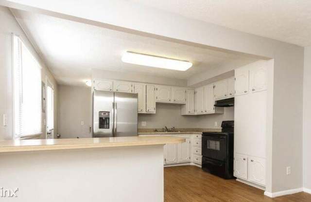 10137 Lawnhaven Court Gallery 4