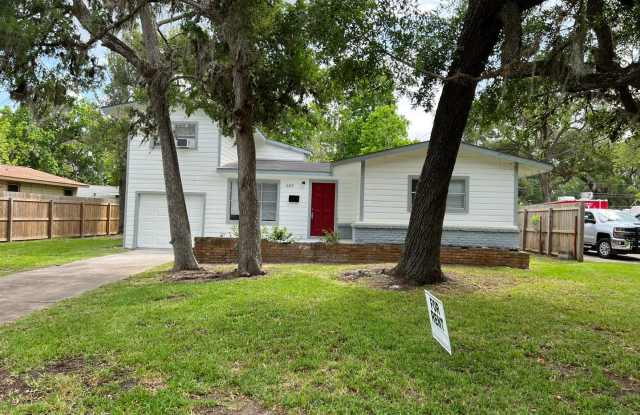 603 Magnolia St Gallery 3
