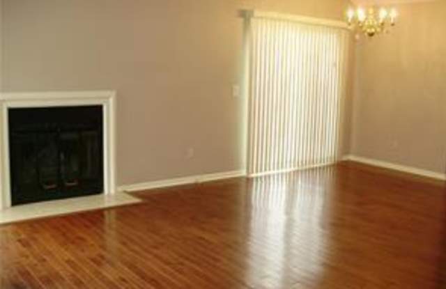 1621 STONECREST Drive Gallery 3