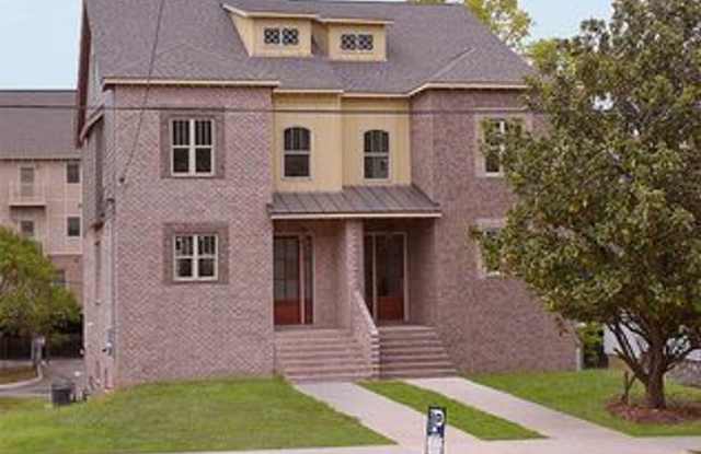 Single Family Semi-Detached 4 Story Townhome photos photos