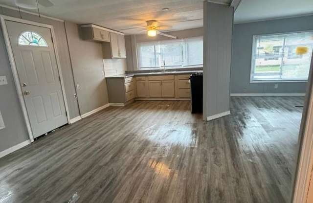 2247 Astor Street Gallery 3