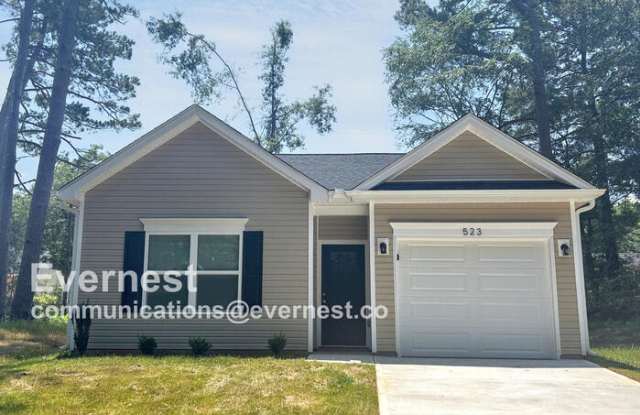 523 East Robinson Street - 523 East Robinson Street, Dallas, NC 28034