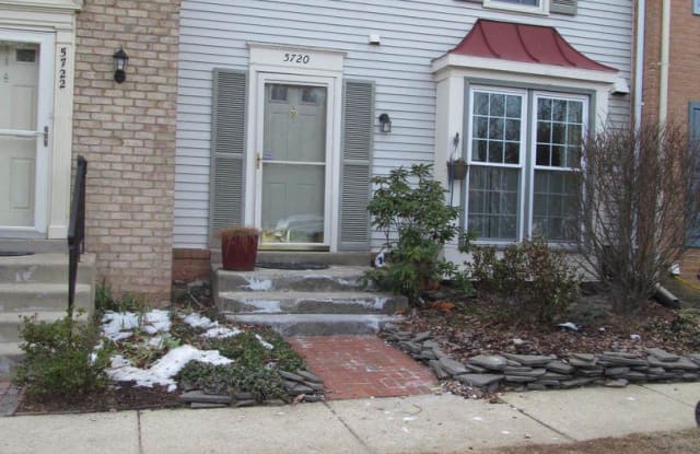 5720 LOFTHILL COURT - 5720 Lofthill Ct, Rose Hill, VA 22310