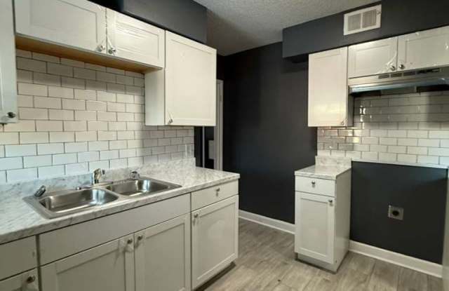 1266 Russwood Road photos photos