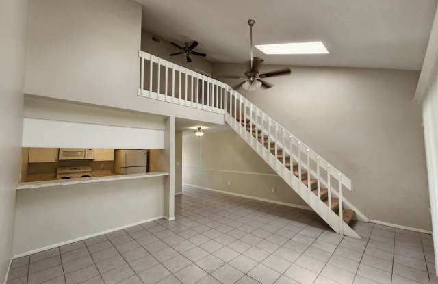 2/2 townhouse Gallery 4