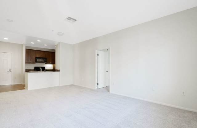 Stylish 2-Bedroom Condo with Resort Amenities in the Heart of Irvine - 1329 Scholarship, Irvine, CA 92612