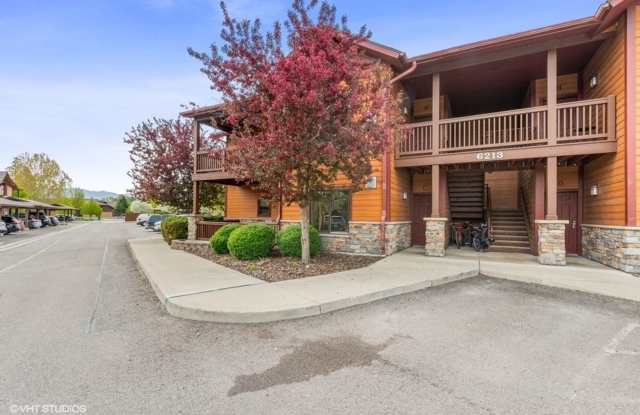 2 bedroom, 2 bath condo, close to downtown Whitefish! - 6213 Shiloh Avenue, Whitefish, MT 59937