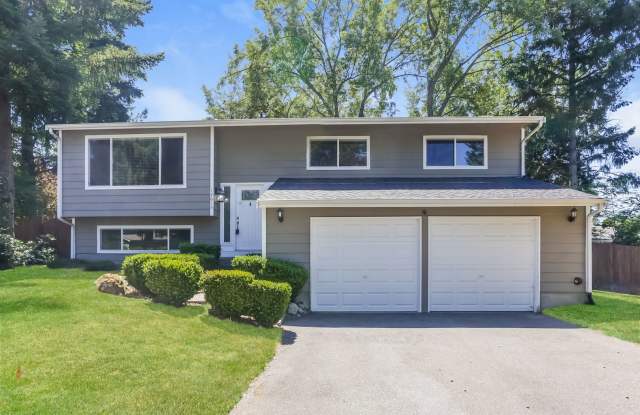 Stunning Turn-Key Gem in Kingsgate! Your Dream Home Awaits! photos photos