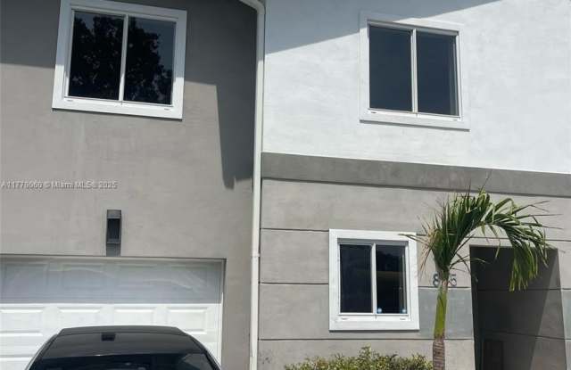 815 NW 3rd Ave photos photos