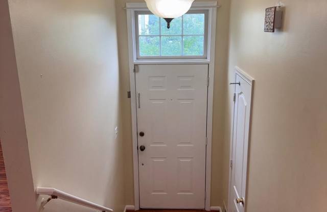 9805 DOUBLETREE Terrace Gallery 3
