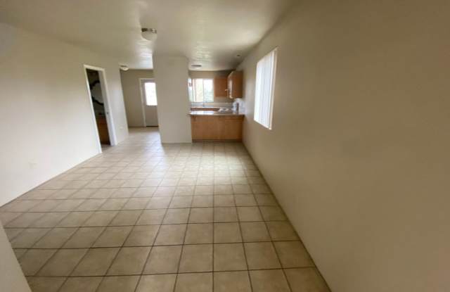 large 3 Bedroom 2.5 Bath Springfield duplex photos photos