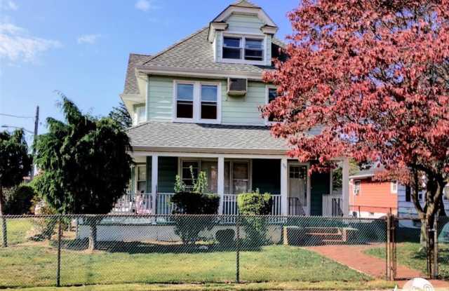 315 Vincent Avenue unit: 2 photos photos