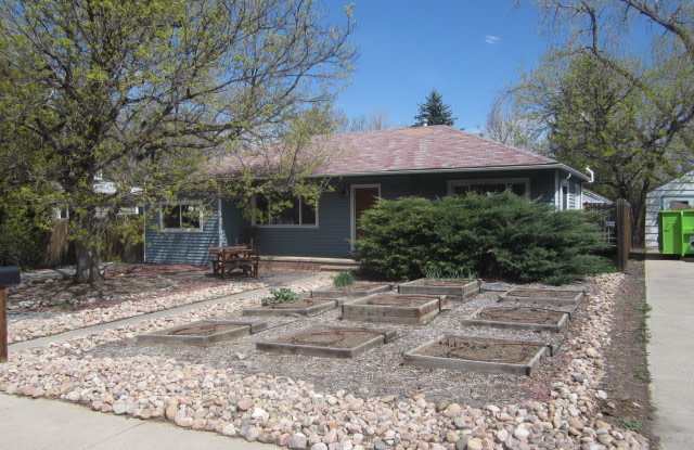 3 Bed 2 Bath Martin Acres Home With Large Backyard & Flatiron Views! photos photos 3 Bed 2 Bath Martin Acres Home With Large Backyard & Flatiron Views! photos photos