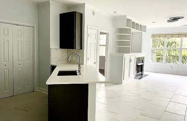 2 Bed/ 2 Bath Condo located in one of Charlotte's most desired neighborhoods photos photos