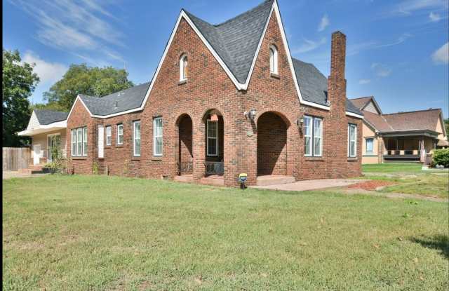 1001 W. Hackberry Avenue - 1001 West Hackberry Avenue, Duncan, OK 73533