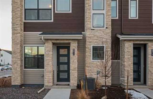 Modern 3 Bed/ 2.5 Bath Townhome in Sterling Ranch photos photos Modern 3 Bed/ 2.5 Bath Townhome in Sterling Ranch photos photos