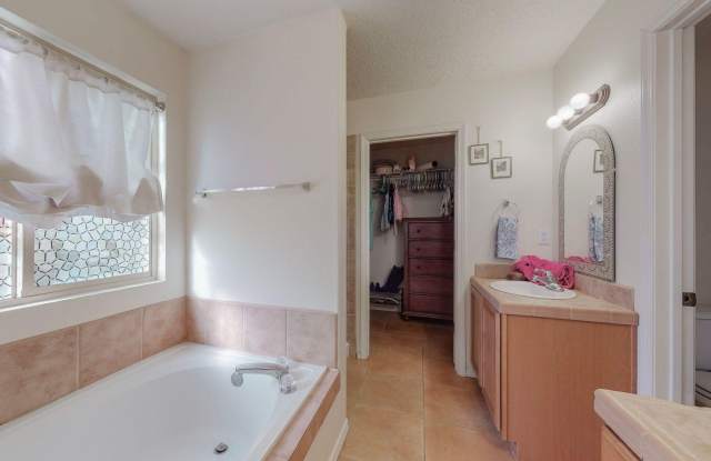 7324 Via Contenta - 7324 Via Contenta Northeast, Albuquerque, NM 87113