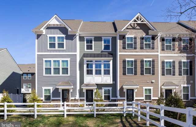 24 SIDNEY Lane photos photos