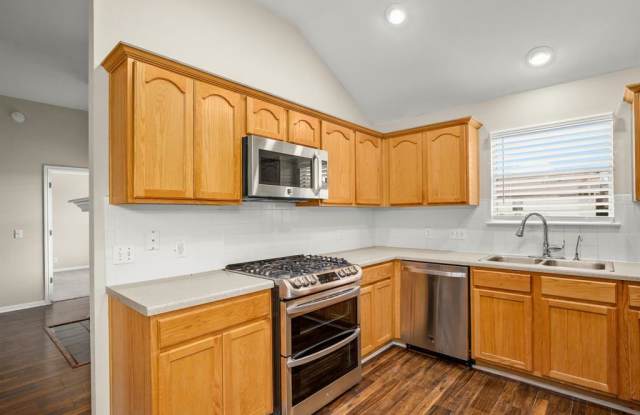 14901 Nuttall Drive Gallery 4