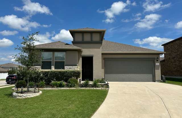 Exquisite Single-Story Corner Lot Charm in Austin's Onion Creek Community Gallery 3