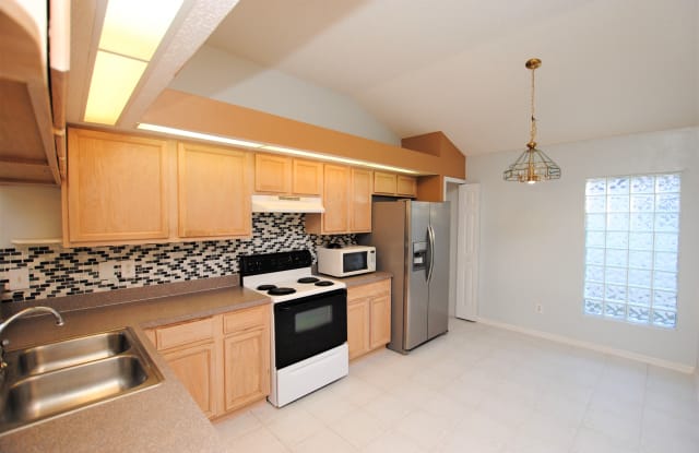 1133 Brookwood Bluff Rd E - 1133 Brookwood Bluff Road East, Jacksonville, FL 32225