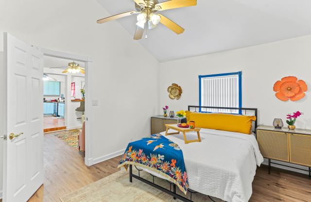 322 W Huisache Ave photos photos