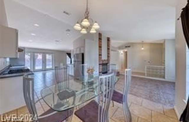 2827 Marathon Drive Gallery 3