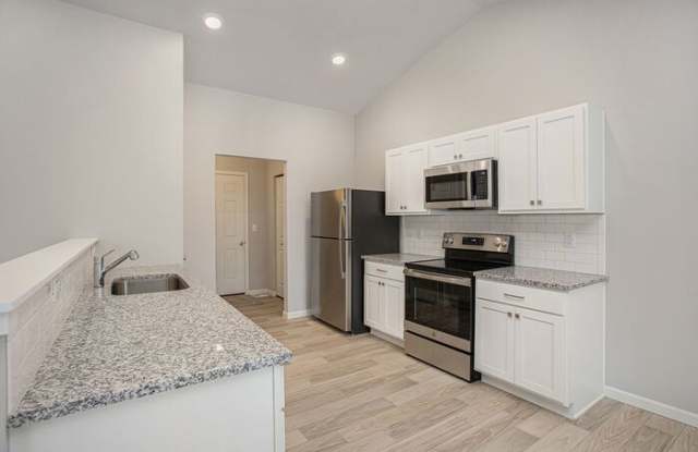2205 Macatawa Lane Gallery 3