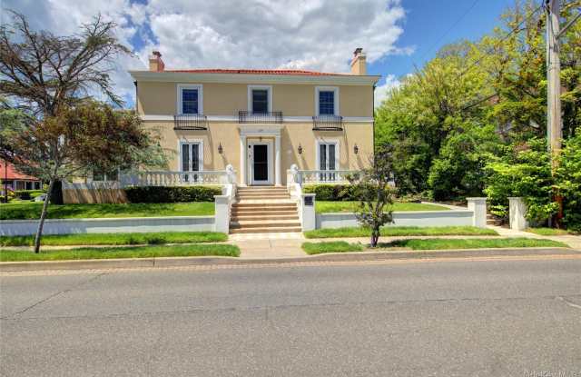 159 Magnolia Boulevard Gallery 4