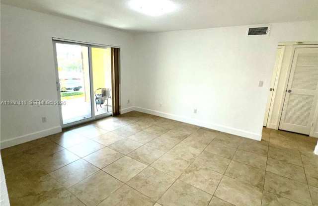 2950 North Palm Aire Drive Gallery 3