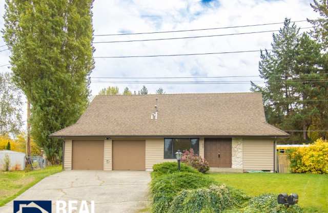 Remodeled 4 Bedroom Near JBLM! - 620 Lana Lee Court Southeast, Tanglewilde, WA 98503