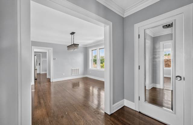 1101 S OAK PARK Avenue Gallery 4