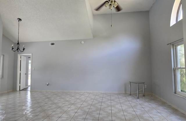 616 NEW MEXICO WOODS Court Gallery 2