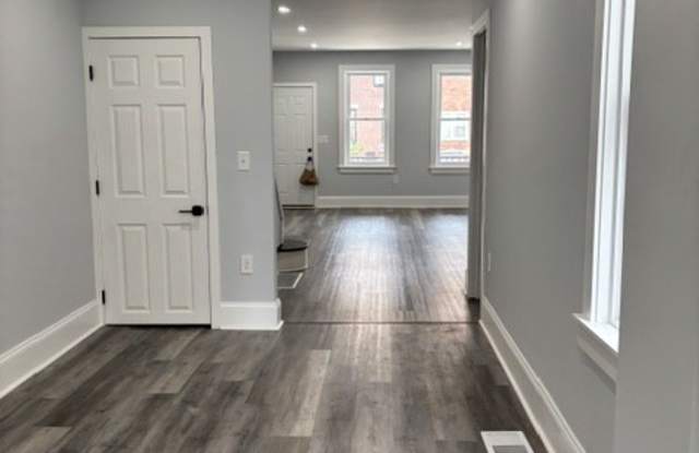 2037 East Cumberland Street Gallery 3