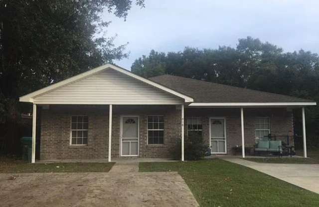 Charming 3-Bedroom, 2-Bathroom Duplex in Gulfport, MS photos photos