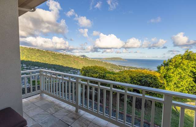 Furnished Āina Haina Ridge Home with Panoramic Ocean Views Gallery 1