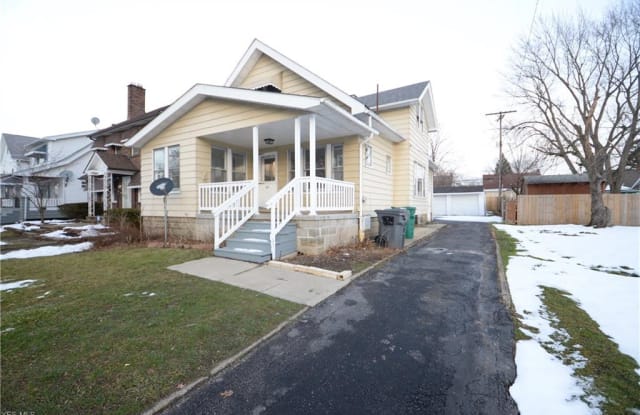 5261 Clement Ave - 5261 Clement Avenue, Maple Heights, OH 44137