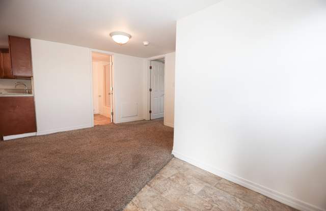 702 West Trimble St. photos photos