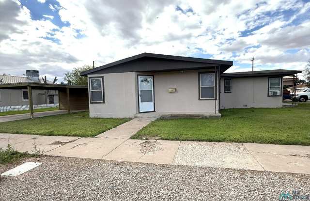 702 W Dallas photos photos