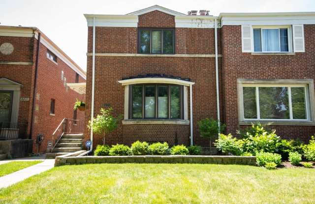 8213 Lake Street photos photos