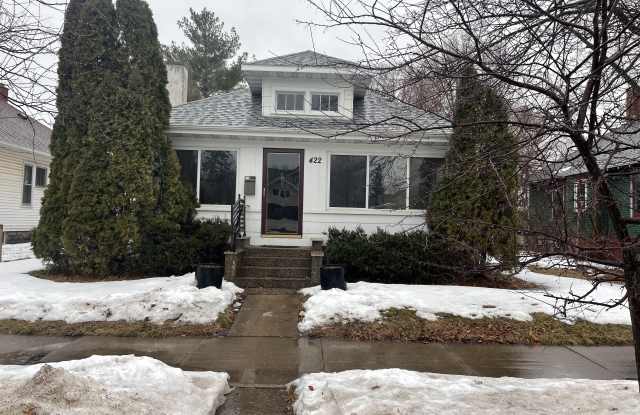 422 E 10th St photos photos