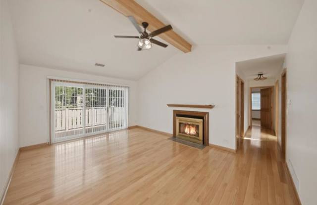 1671 Grosvenor Cir Gallery 2
