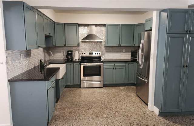 482 NE 8th Avenue 482, Deerfield Beach, FL 33441 - 2118 photos photos