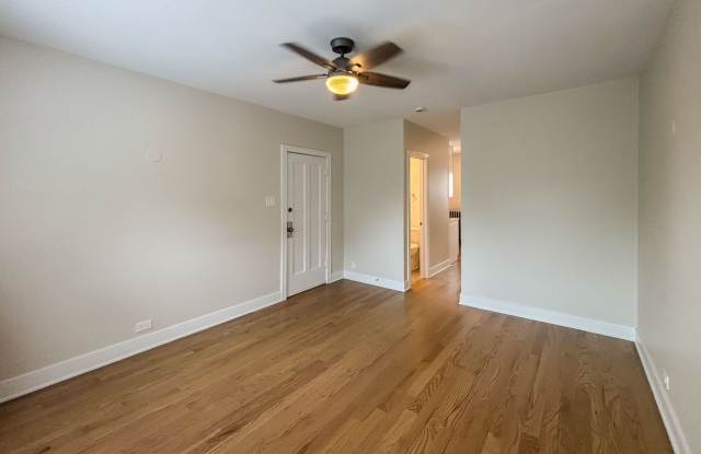 4501-09 N Greenview Gallery 4
