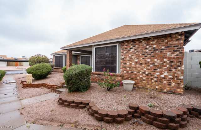 1055 N RECKER Road Gallery 2