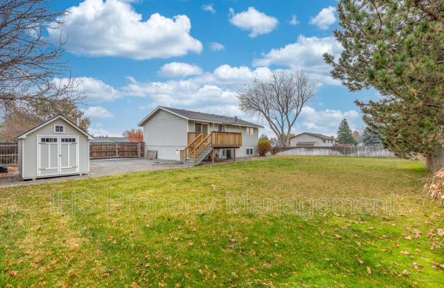 905 W 33rd Ave - 905 West 33rd Avenue, Kennewick, WA 99337