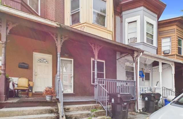 3 Bedroom Single Family Home on Naudain St Gallery 1