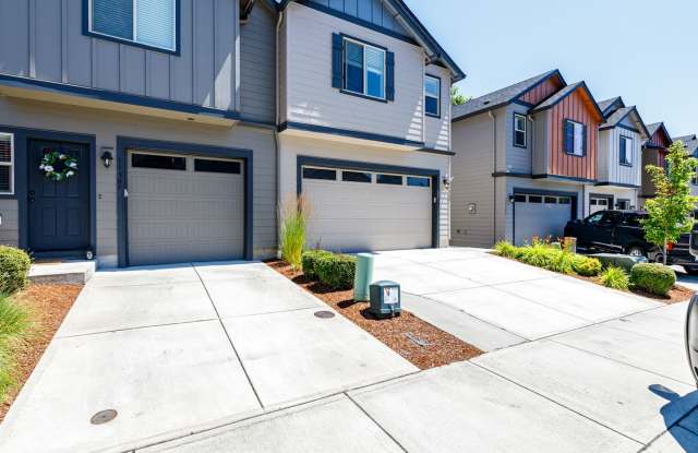 Modern 3BR Townhome with Luxury Finishes, Fenced Yard  Fireplace photos photos