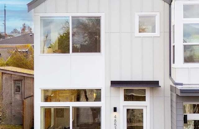 Seward Park Modern 2-Bedroom Home photos photos